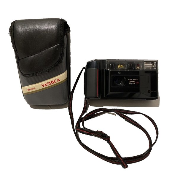 Yashica T2 Carl Zeiss Tessar f/3.5 35mm Film Camera with Case For Parts